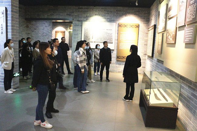 参观现场。张钊林 摄（建图） (2).jpg